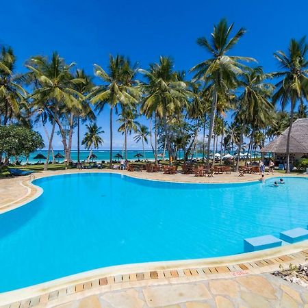 Diani Sea Lodge เดียนีบีช ภายนอก รูปภาพ