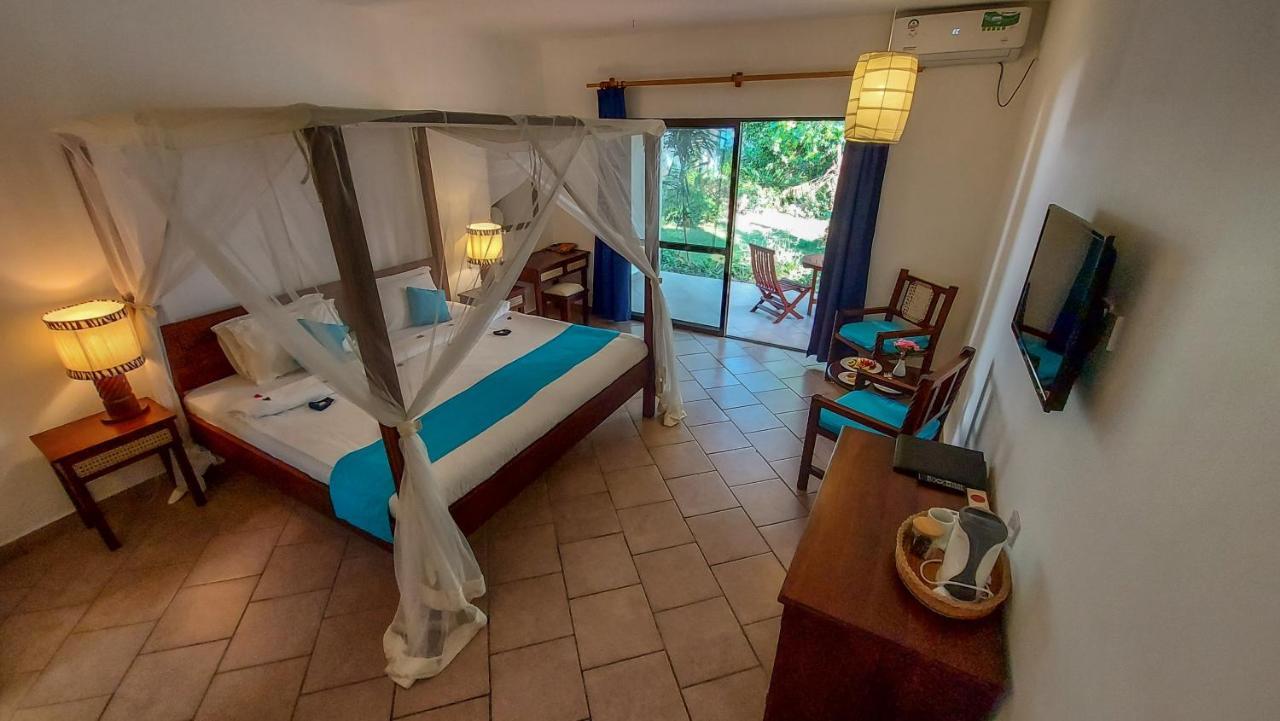 Diani Sea Lodge เดียนีบีช ภายนอก รูปภาพ