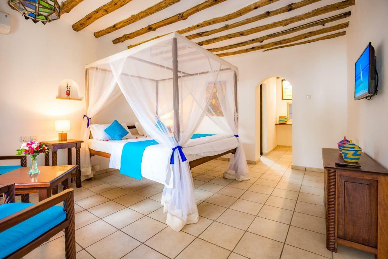 Diani Sea Lodge เดียนีบีช ภายนอก รูปภาพ