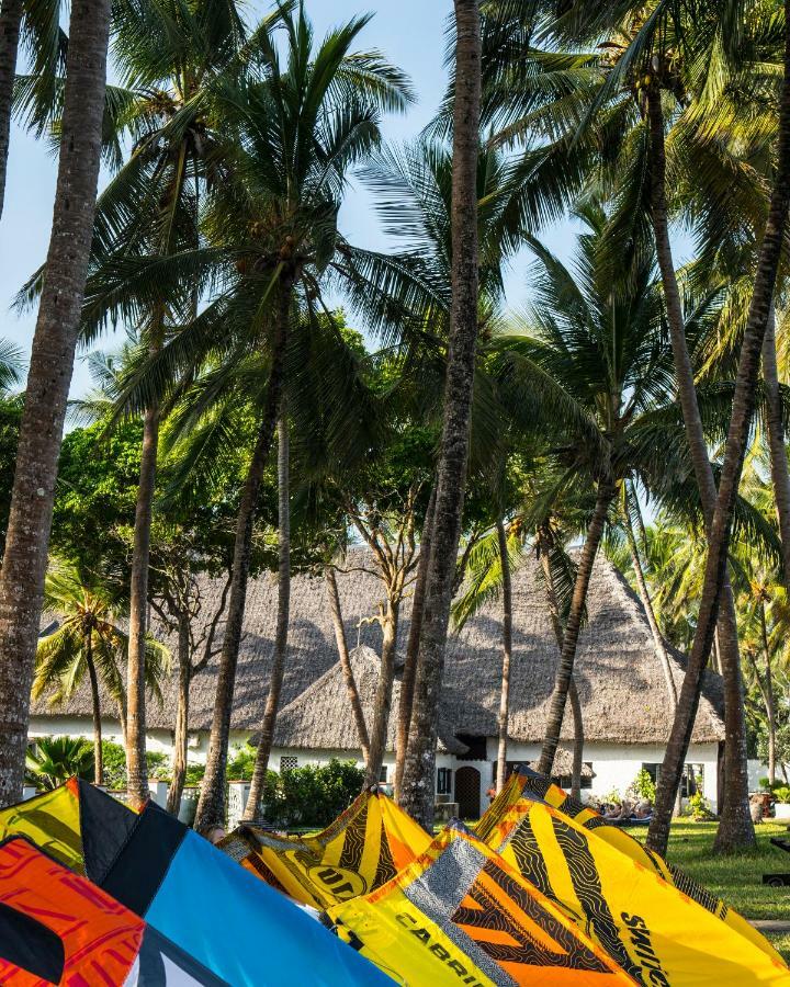 Diani Sea Lodge เดียนีบีช ภายนอก รูปภาพ
