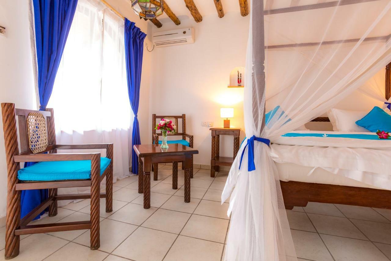 Diani Sea Lodge เดียนีบีช ภายนอก รูปภาพ