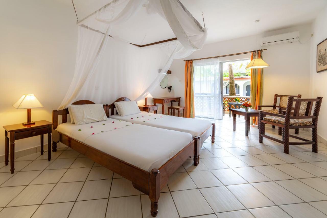 Diani Sea Lodge เดียนีบีช ภายนอก รูปภาพ
